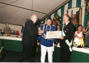 Ordenstr�ger 2004 Schulterband H.W. Bouren
